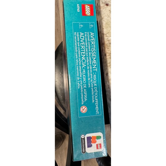 LEGO Friends Hair Salon 41743 Building Set 401 Pieces Paisley Olly Nadia NEW - Picture 4 of 6